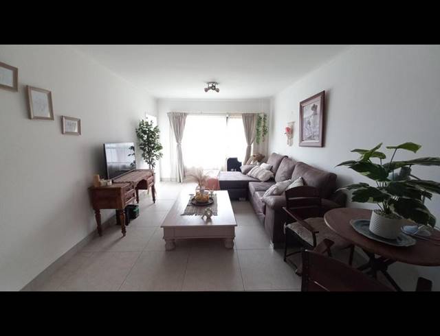 2 BEDROOM PROPERTY TO RENT IN GLEN MARAIS